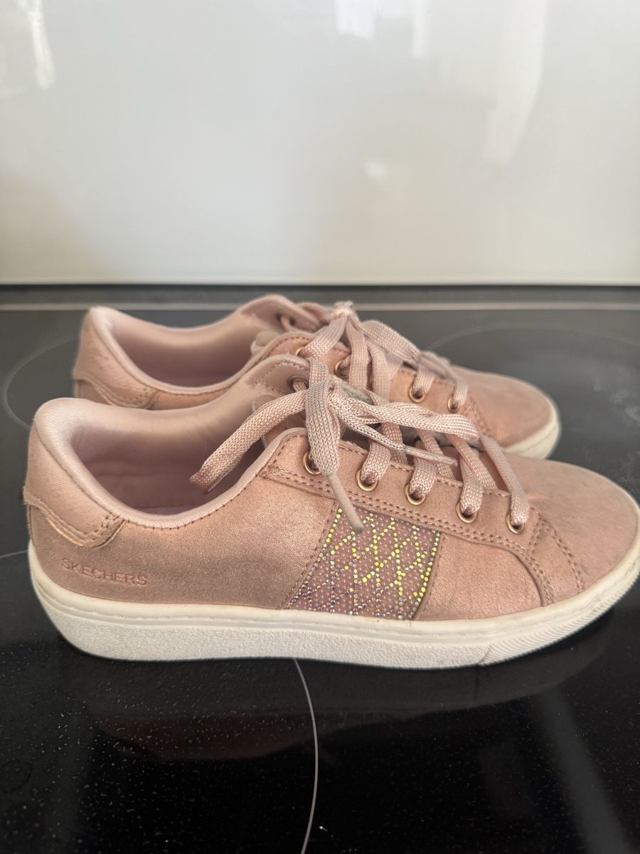 Skechers Scarpe per ragazze: Sneaker 34 – Usato da Schlieren venduto da Fam.Baumi