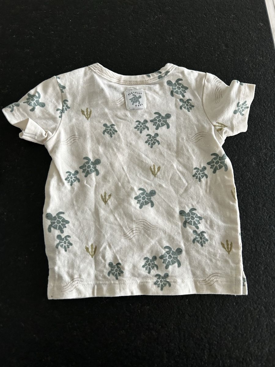 Camicie, Top & T-shirt: T-Shirt 56 – Nuovo (secondo la descrizione) da Gelterkinden venduto da Anii_7 1