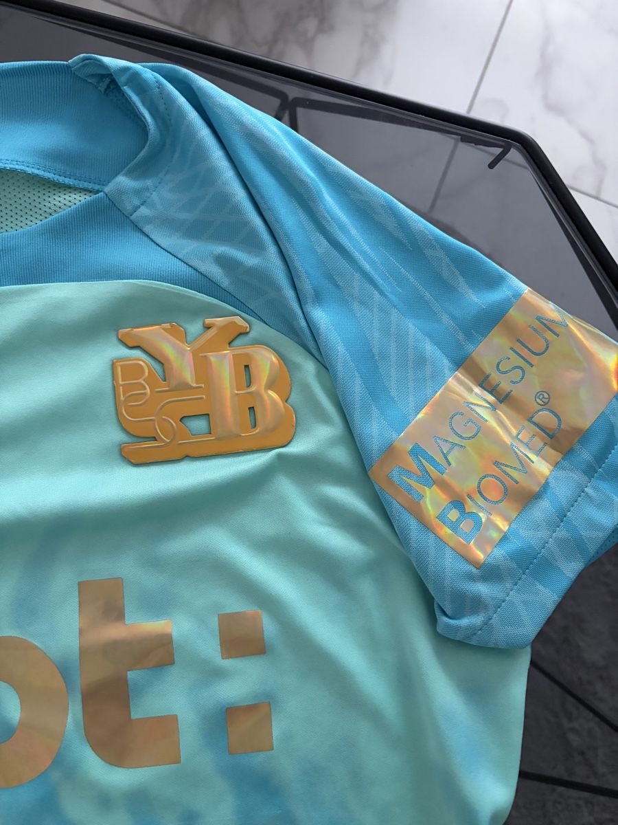 Young Boys Canottiere & Pantaloni: BSC YB Aaretrikot Grösse S – Usato da Konolfingen venduto da _sunshine_ 1