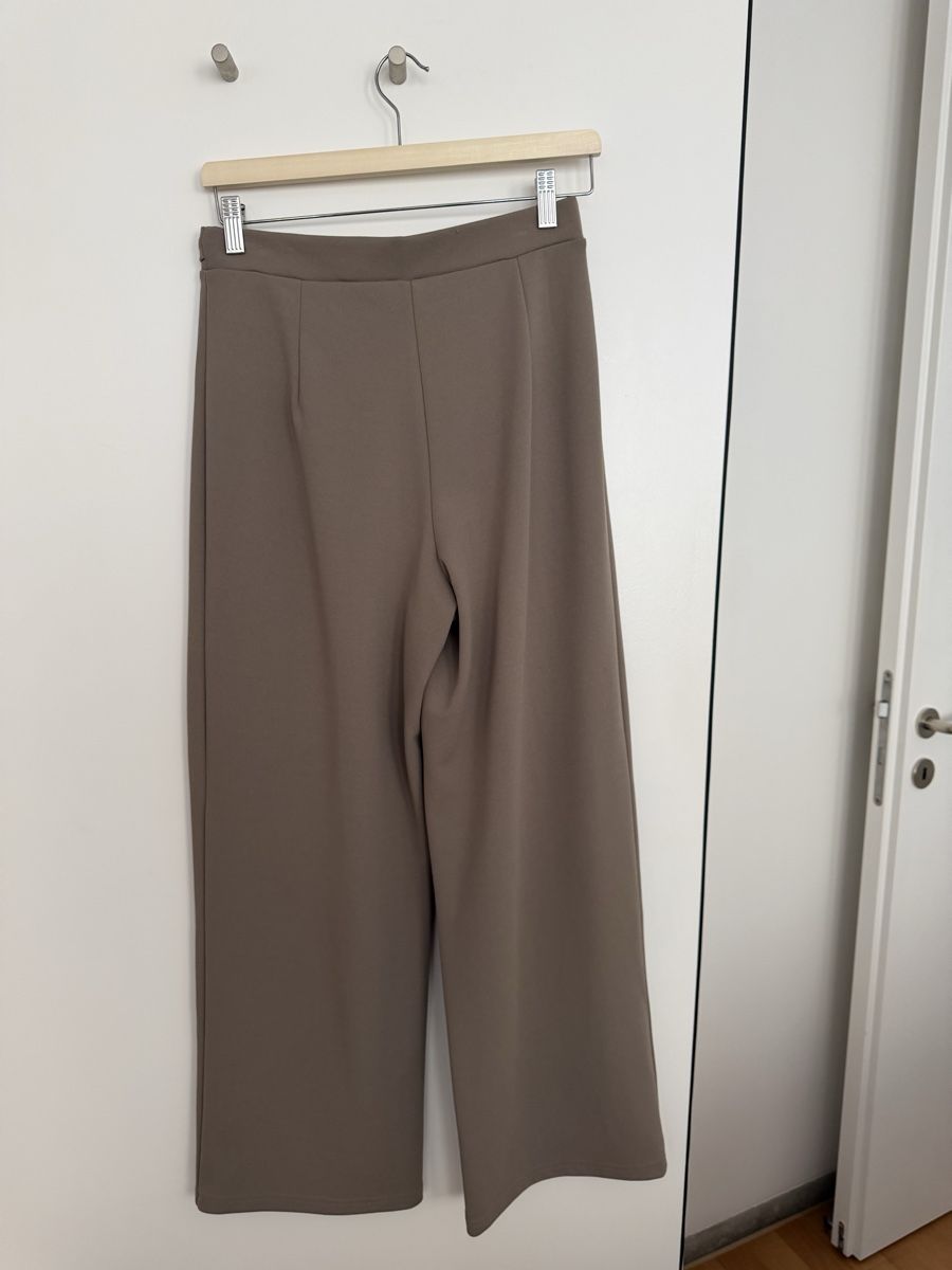 H&M Pantaloni: H&M culottes trousers, size S, Taupe, Spring – Usato da Zürich venduto da jus_sw7l 1