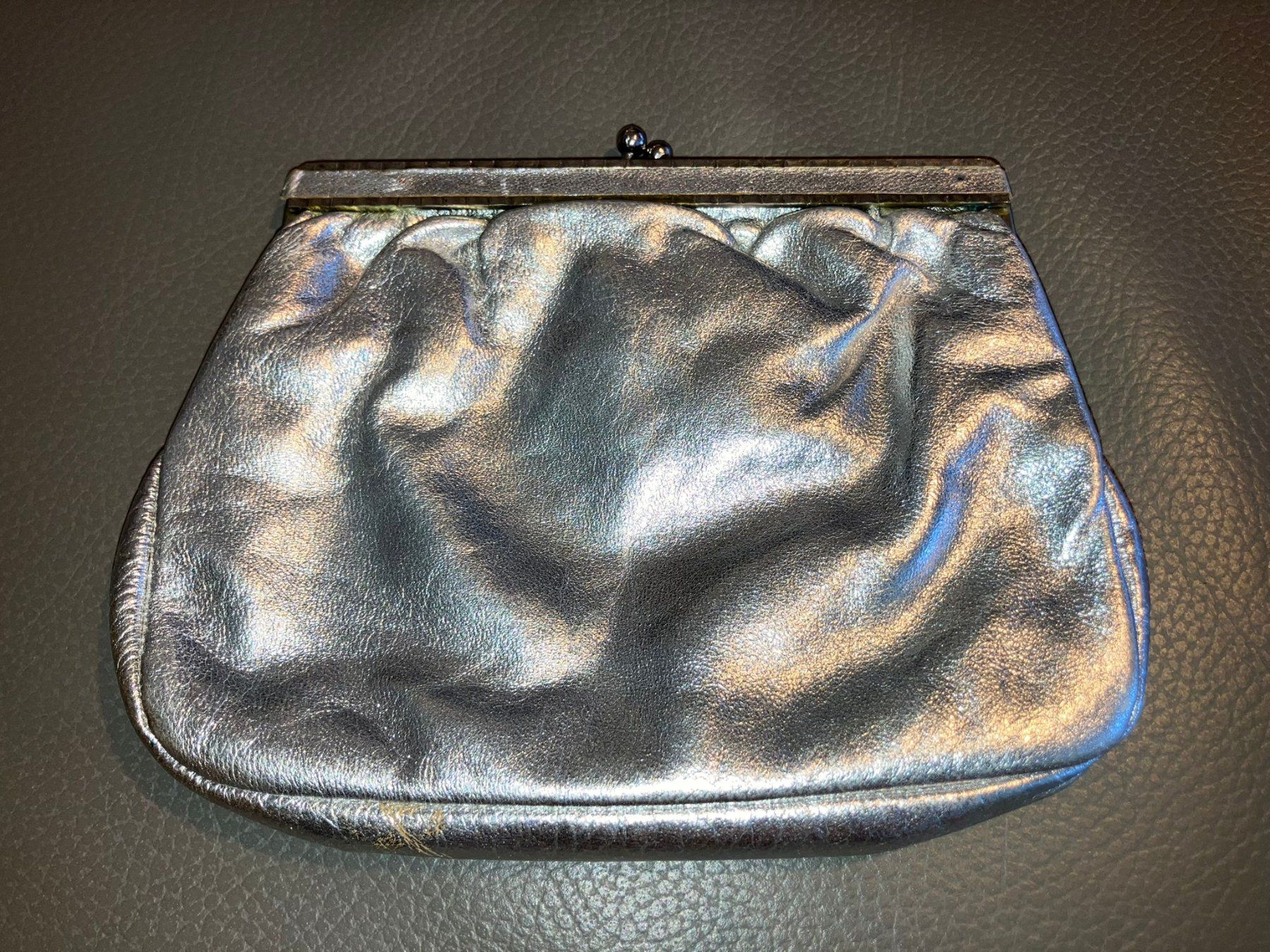 Borse da donna: Pochette argento con catenella – Usato da Melano venduto da H-Sara