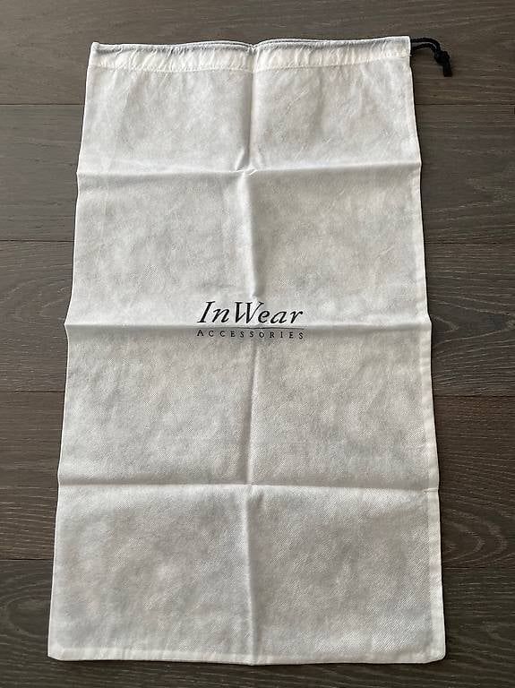 Zaini: Kleider/-Effektensack/-Beutel In Wear Accessories – Usato da Hünenberg venduto da Betsch1