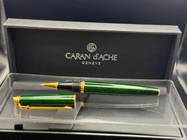 Caran d'Ache Kugelschreiber, Grün/Gold, Top Zustand!