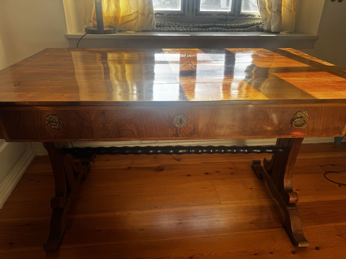 Scrivanie: A beautiful Biedermeier desk – Usato da Meilen venduto da yulechka