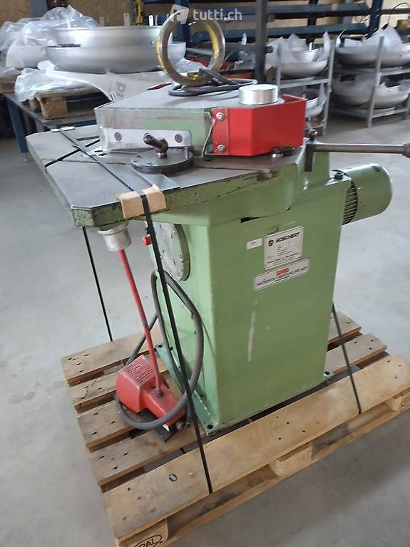 Tutte le macchine: Boschert Ausklinkmaschine LB12 – Usato da Märstetten venduto da isola15 2