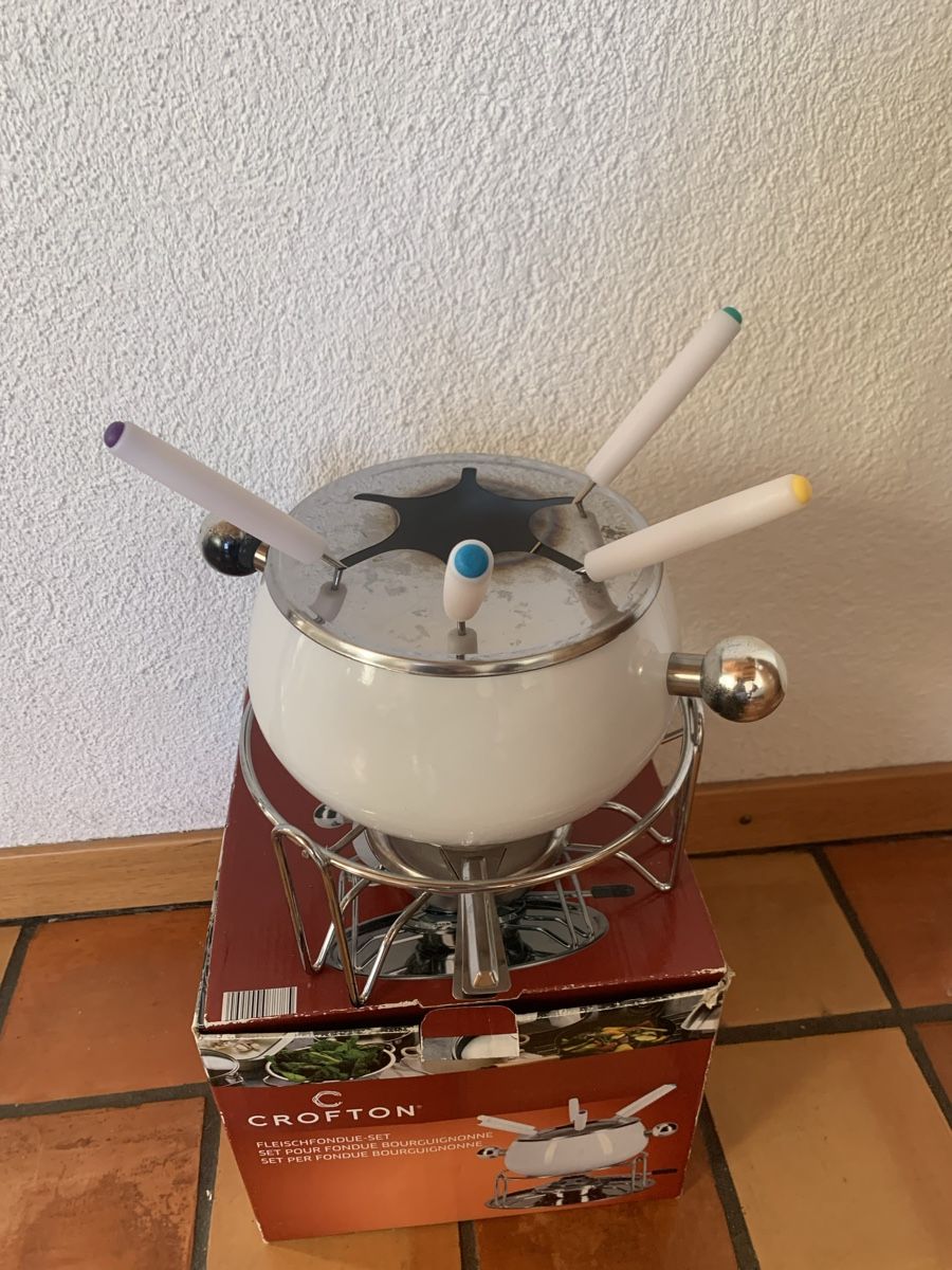 Appareils de cuisine: Crofton Meat Fondue Set – D'occasion à Chézard-St-Martin par iva_xw8z 2