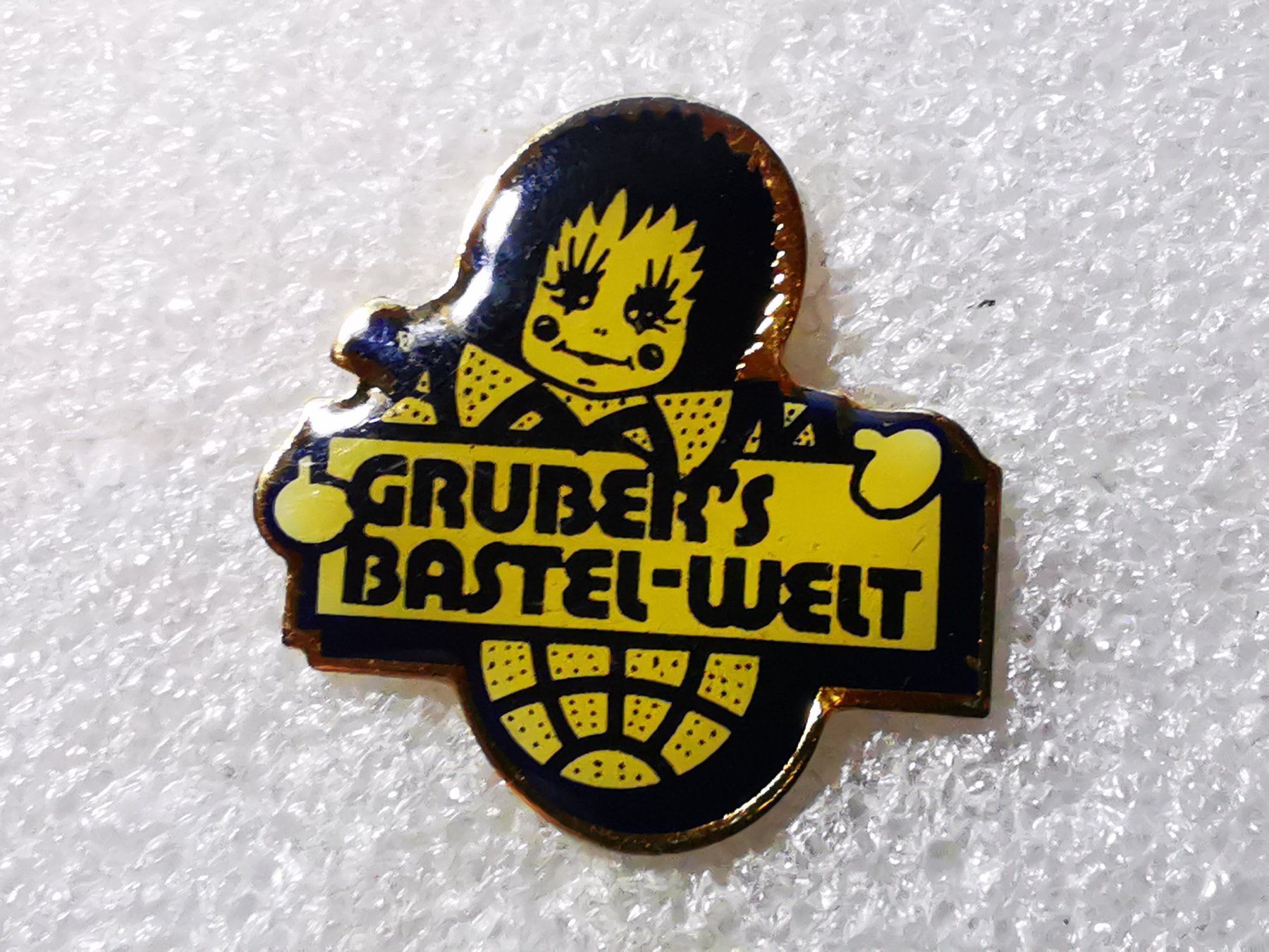 Placchette & Badge: Ansteckpin 59: Grubers Bastel Welt – Usato da Oppligen venduto da Pin-Fall-Shop