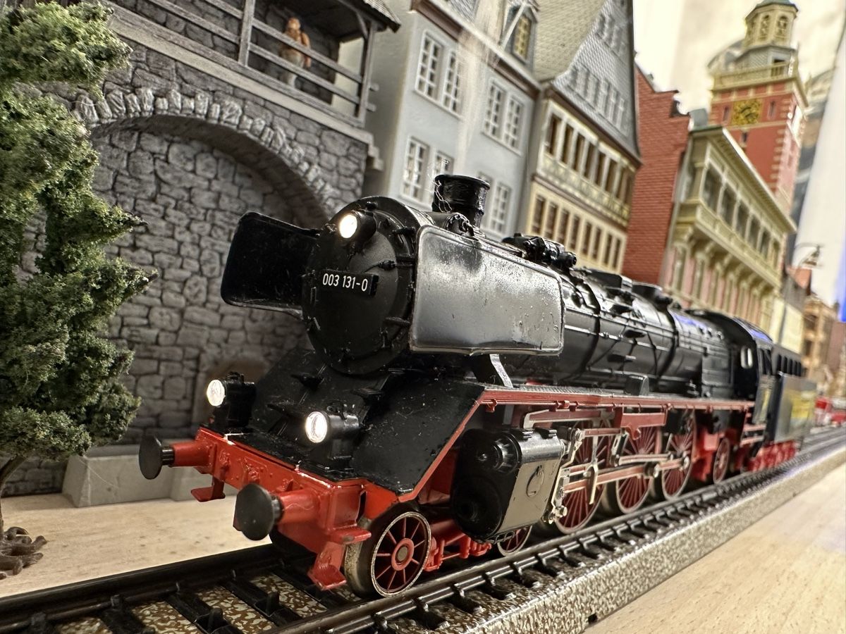 Märklin Modellini di ferrovie: Märklin 3085 DB BR 003 – Usato da Lupsingen venduto da New-Haven