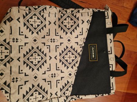 Rucksack Dakine mit Muster beige schwarz neuwertig
