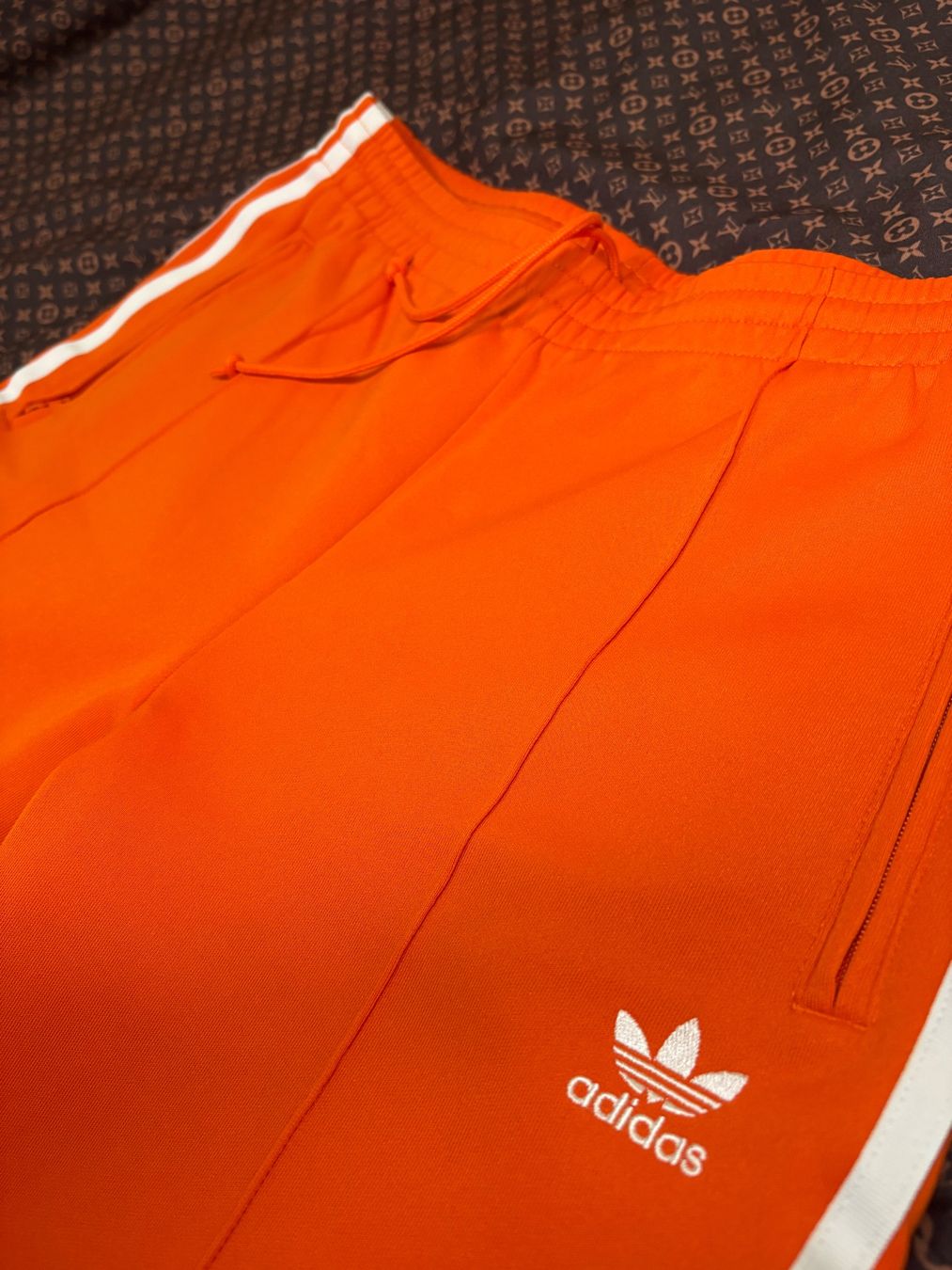 Adidas Hosen: Adidas Jogginghose – Gebraucht aus Uster von Bellaa21 4