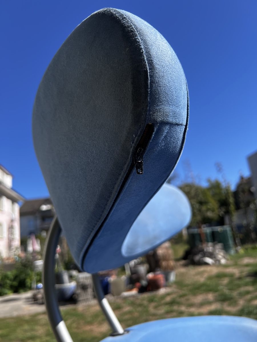 Stokke Poltrone: Stokke Peel Sessel mit Hocker blau – Usato da Neuenegg venduto da Magosaurus 4