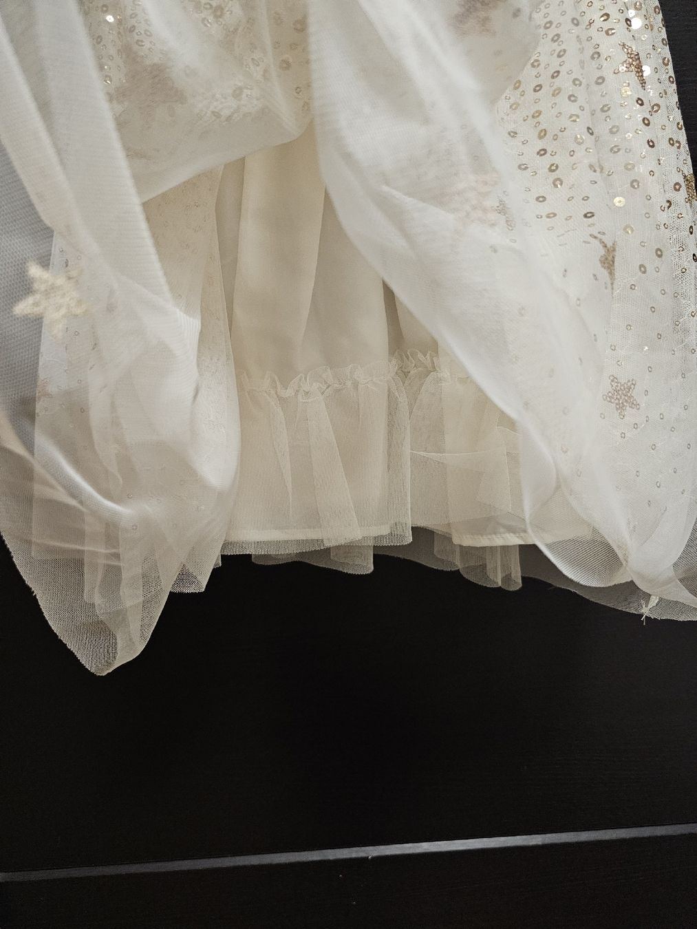 H&M Vestiti & Gonne: Glitzerndes Mädchenkleid, Gr. 104 – Usato da Laufen venduto da Taty007 2