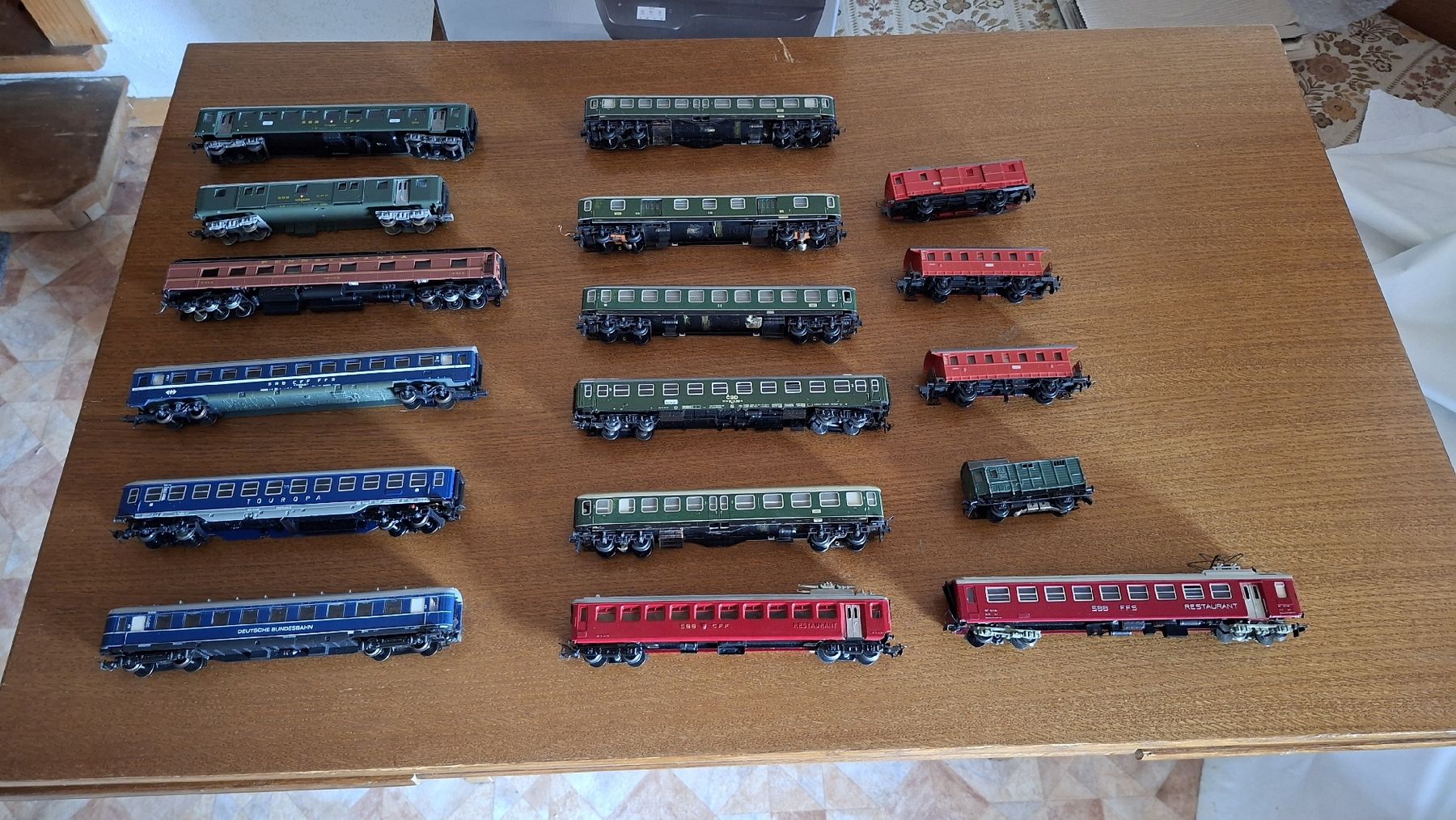 Lima Modelleisenbahnen: H0 AC, DC, 17 Diverse Wagen. – Gebraucht aus Pfäffikon ZH von gub_2j76 1