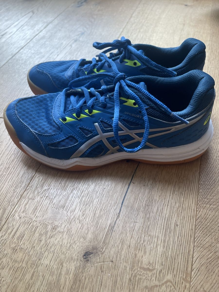 Herrenschuhe: Asics Hallenturnschuh – Gebraucht aus Paspels von Giango33 1
