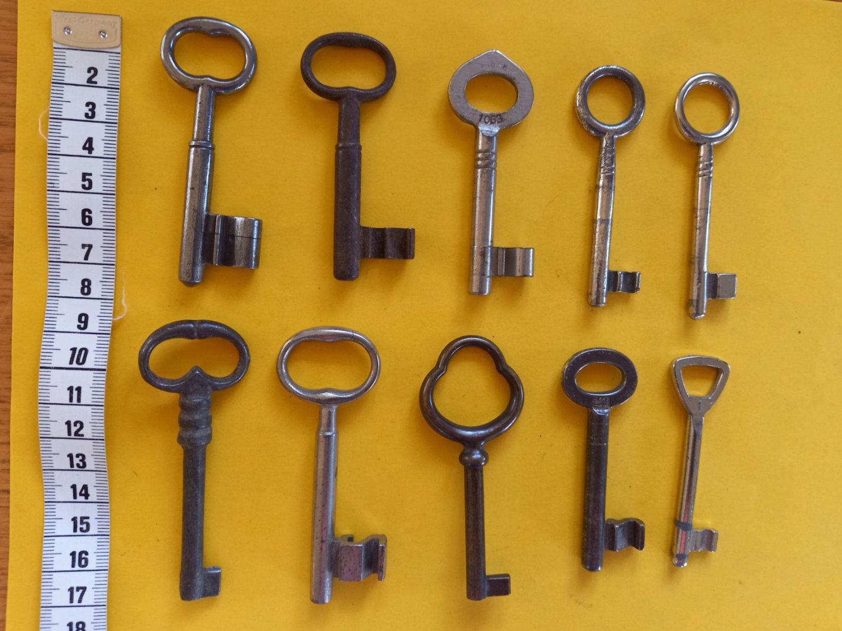 Chiavi: Lot de 10 diverses anciennes clefs – Usato da Rossens FR venduto da Souris1