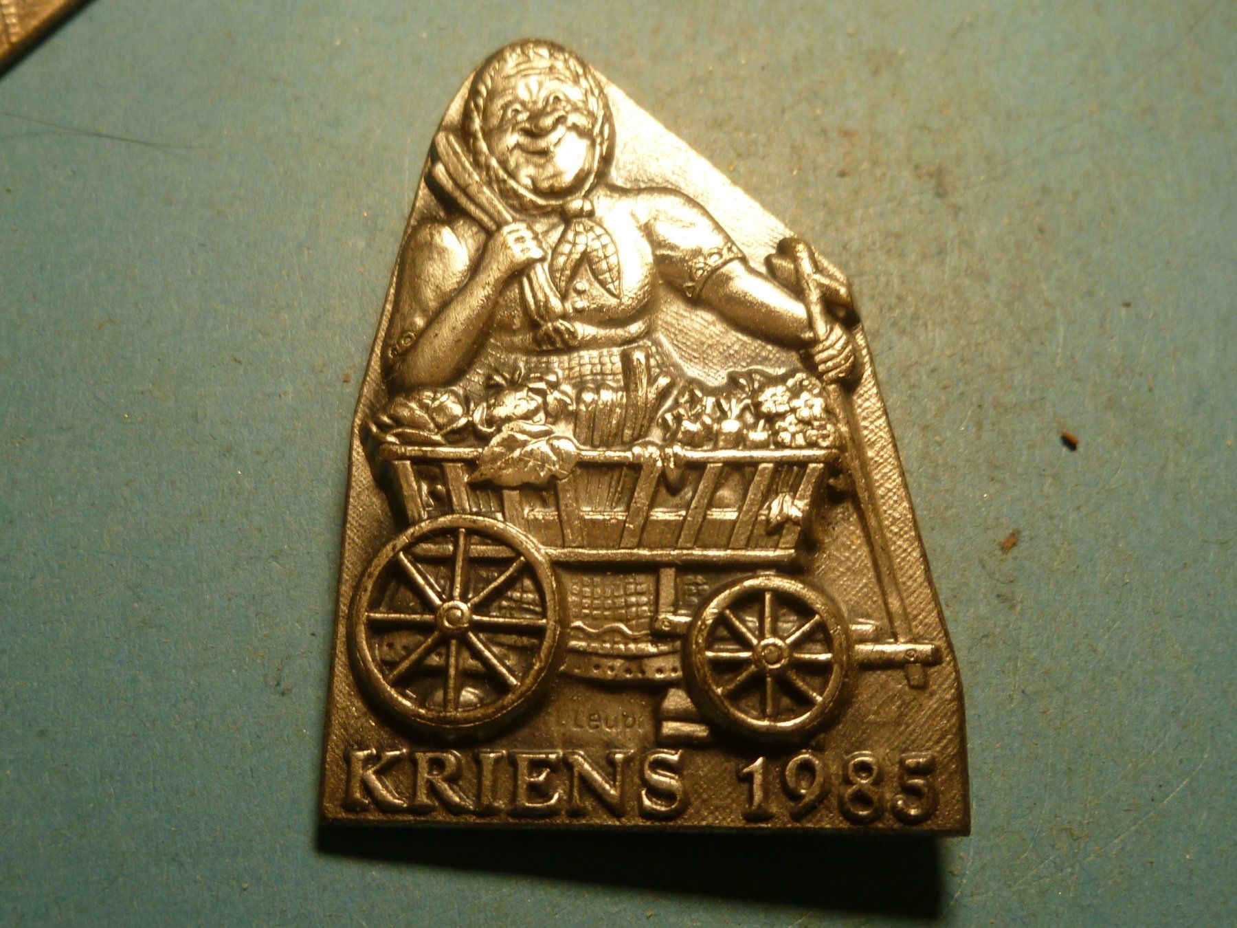 Plaquettes & Badges: KRIENS 1985 SILBER – D'occasion à Ried (Muotathal) par Mandarin02