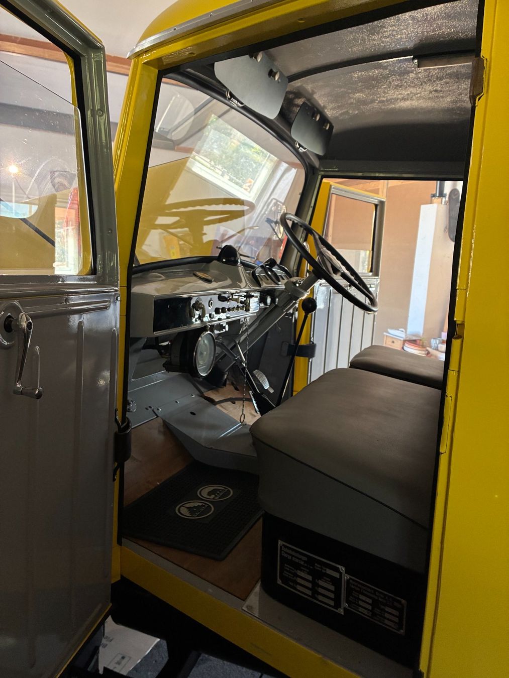 Berna Camions: Berna Traktor LKW – D'occasion à Hefenhofen par Nina2007 7