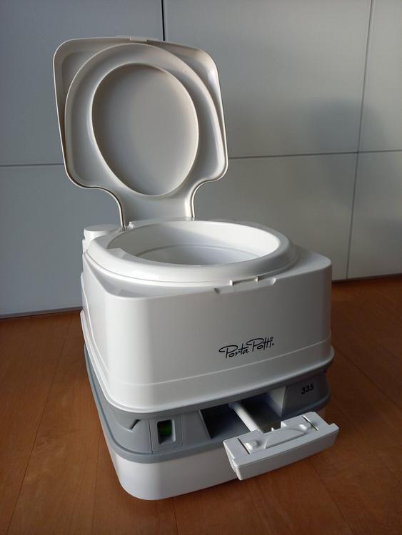 WC chimico portatile porta potti QUBE 335 HDK