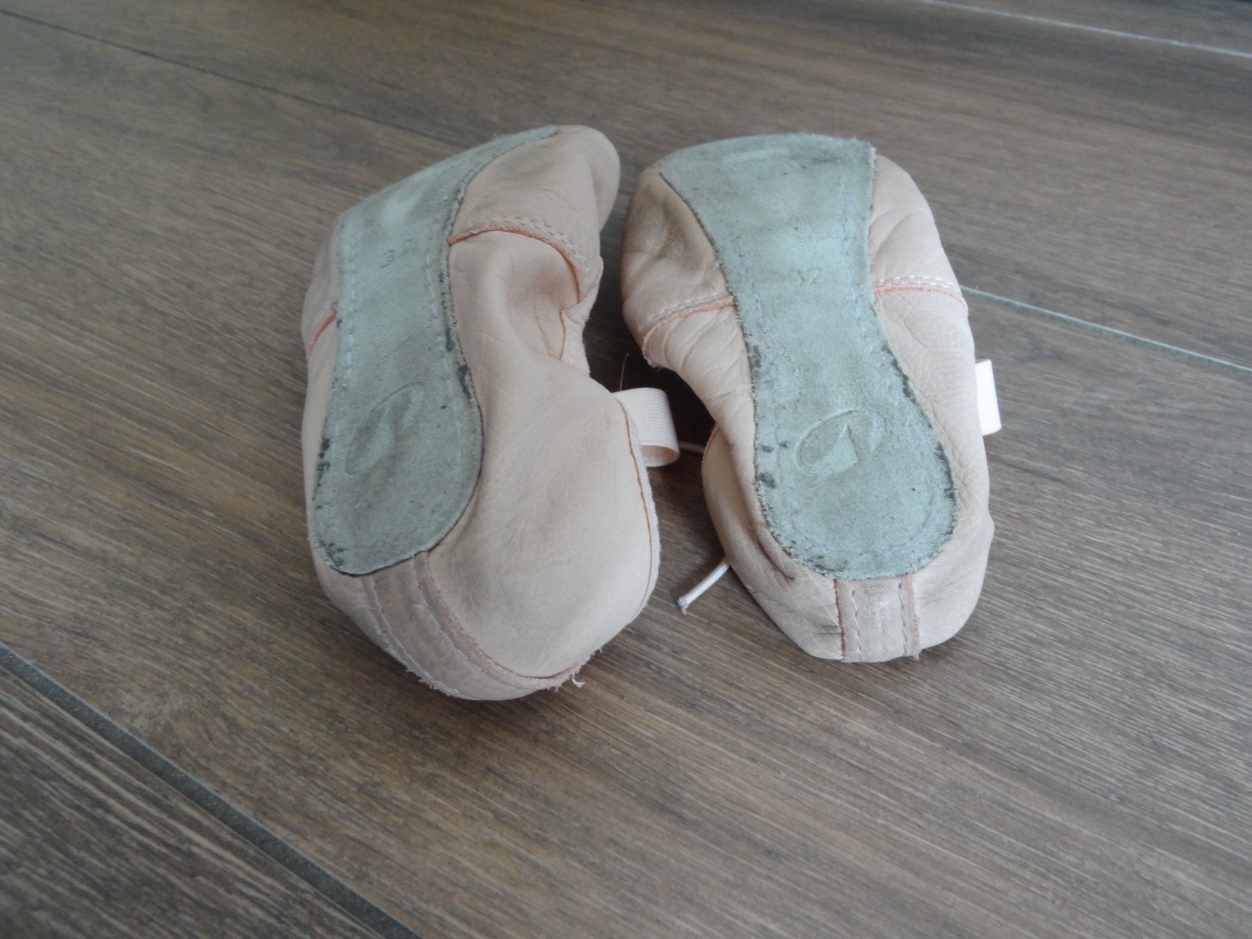 Schuhe für Mädchen: Chaussons de danse rose taille 32 – Gebraucht aus Satigny von salvatore73 4