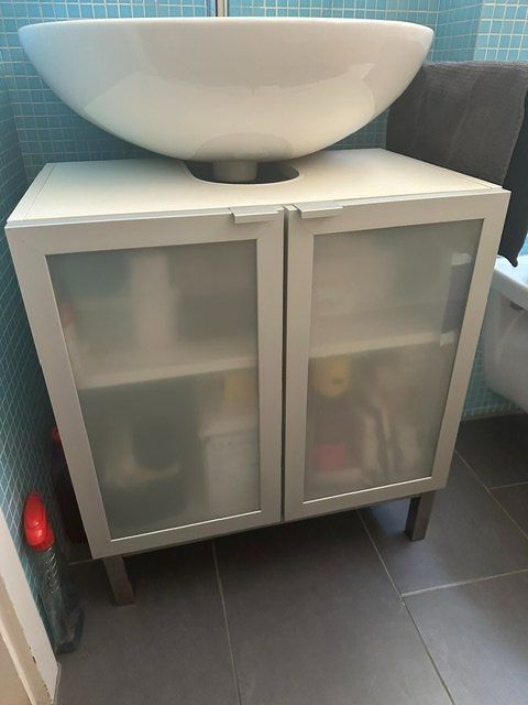 Ikea Badezimmermöbel: Waschbeckenunterschrank – Gebraucht aus Pfäffikon ZH von thf_rqs2