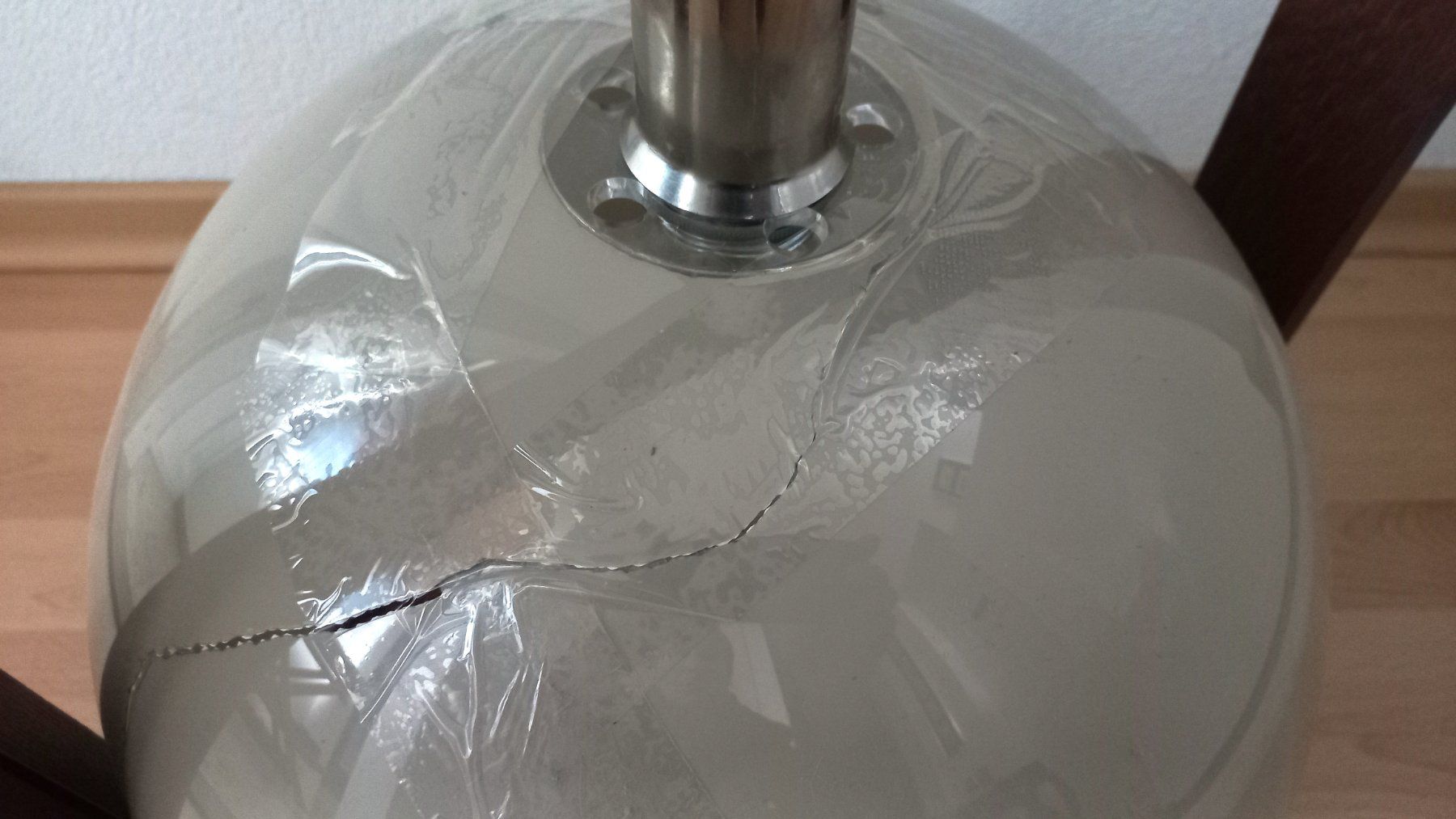 Temde Leuchten Lampen: Temde grosse Tischlampe/Stehlampe, kaputter Lampenschirm – Gebraucht aus Bévilard von Orscha 4