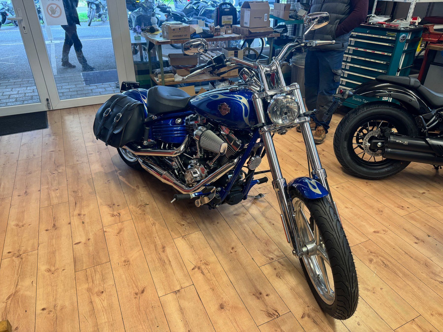 Harley-Davidson Chopper: HARLEY DAVIDSON ROCKER C FXCWC – Usato da Avenches venduto da BOOTTRANSPORTE 3