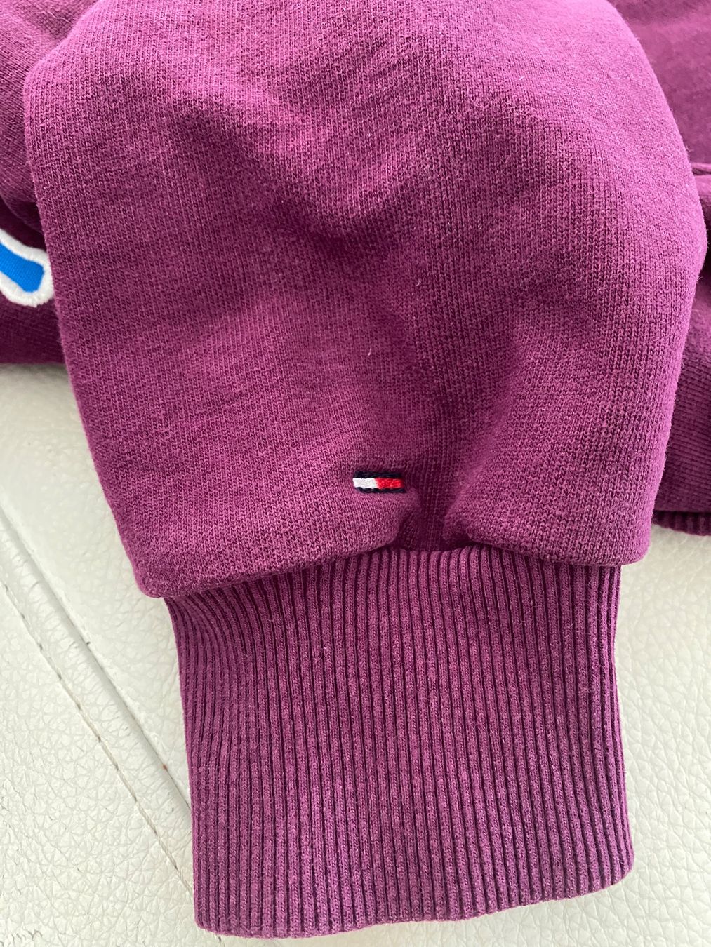 Tommy Hilfiger Pullover & Sweatshirts: Tommy Hilfiger Kaputzen Pullover – Gebraucht aus Opfikon von Luis144 9