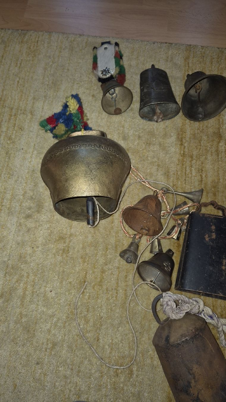Campanacci mucche: 15 Glocken  Sammlung  – Usato da Kölliken venduto da MissesBossTop1 4