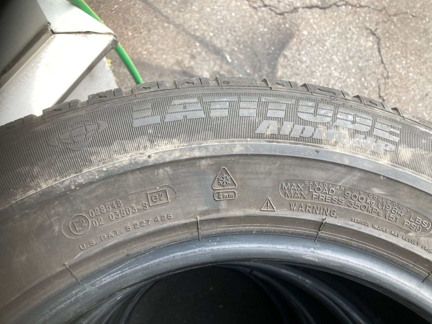 Michelin Pneus & Kompletträder: Winterpneu 235/65R17 Michelin – Gebraucht aus Cham von WB2223 3