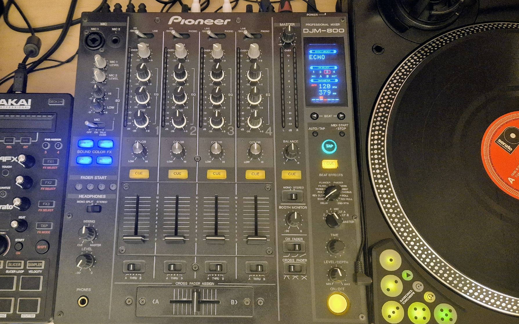 Pioneer Console di mixaggio: Pioneer DJM 800 – Usato da Orvin venduto da Rtx