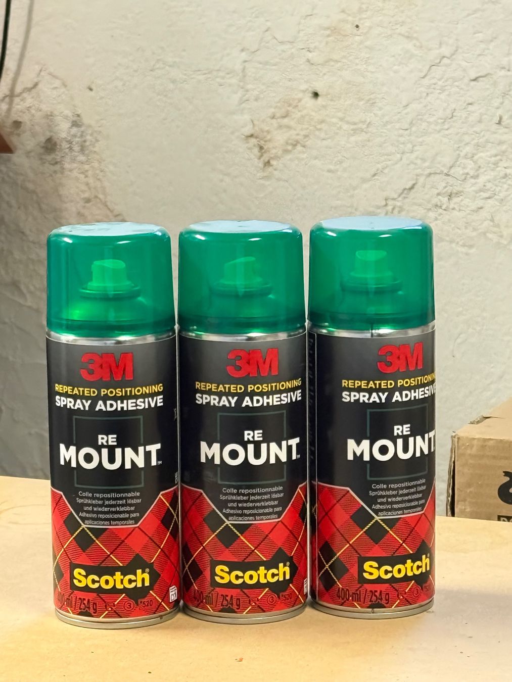 3M Tutti gli attrezzi: 3M Scotch ReMount Sprühkleber – Usato da Windisch venduto da san_59bp
