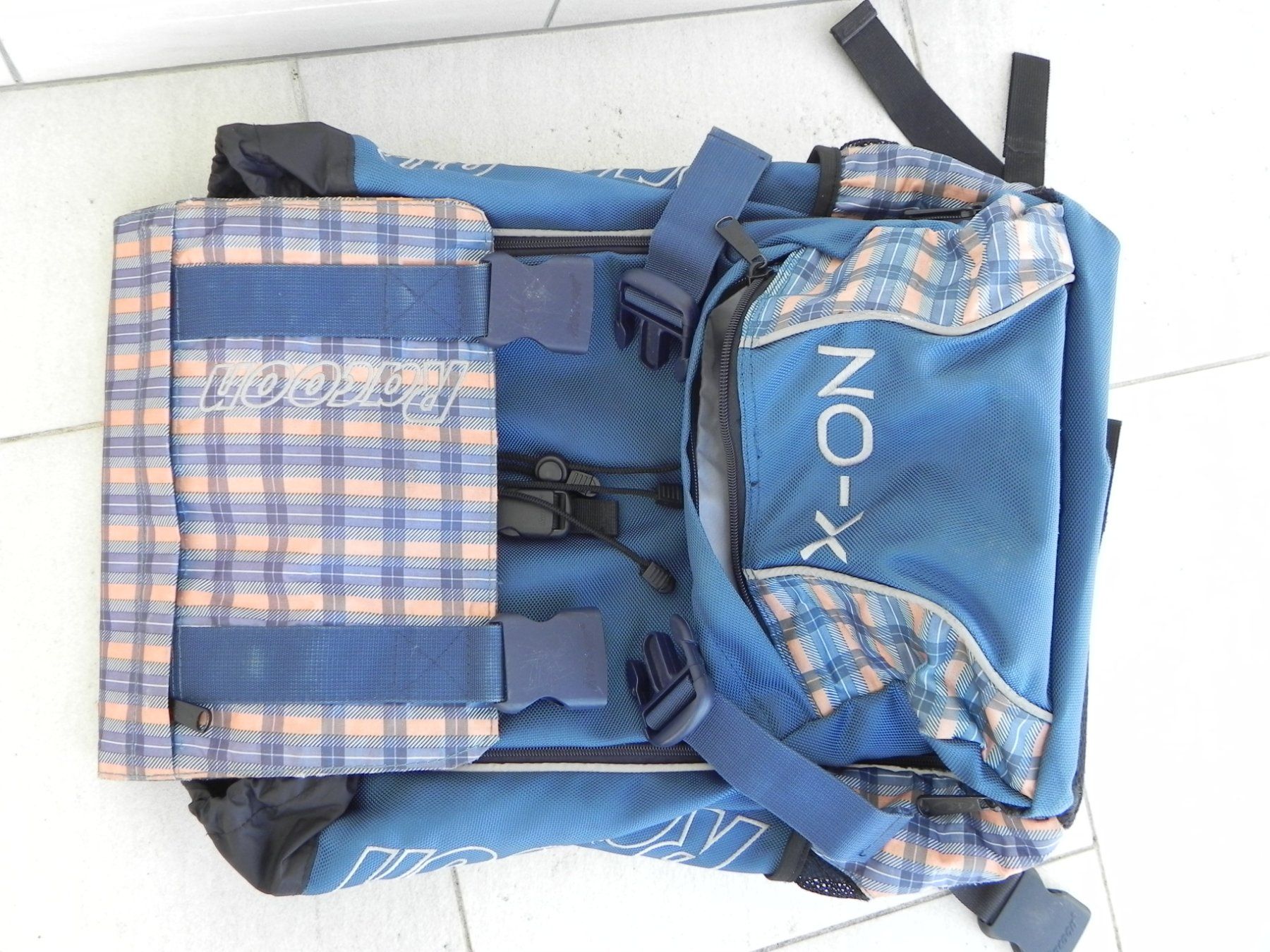 Racoon Zaini: Rucksack Racoon X-ON Schultasche Schulrucksack – Usato da Stallikon venduto da pcerny16
