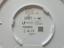 2 Access Points Unify Ubiquiti 1 x AP AC Pro, 1 x AP LR