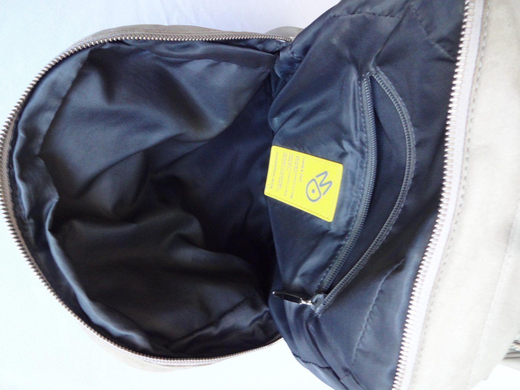 Mandarina Duck Zaini: Orig. "" Mandarina & Duck "" Echtleder Rucksack – Usato da Frauenfeld venduto da Jahy 6