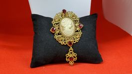 Elegante Vintage Brosche mit Kamee-Motiv in Goldoptik!
