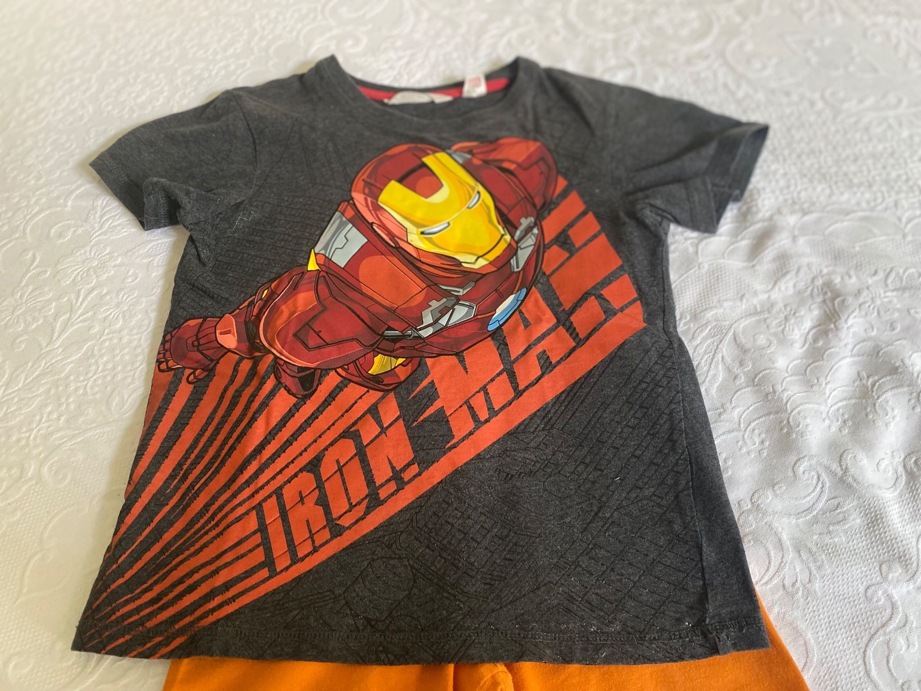 Camicie, T-shirt & Polo: Tshirt 4 Jahre mit short – Usato da Fribourg venduto da geraldine132 1