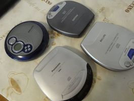 4 STK CD PLAYER.3 PHILIPS 1 PANASONIC.ANTIK.OHNE GRANTI.