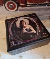 HOLZSCHATULLE MOTIV "ENGEL DER ROSE" VON ANNE STOCK