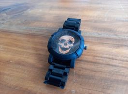 Quarzuhr aus Edelstahl Totenkopf 3D Steampunk
