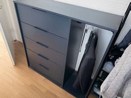 Moderne Kommode mit Schubladen & Kleiderstange  Anthrazit