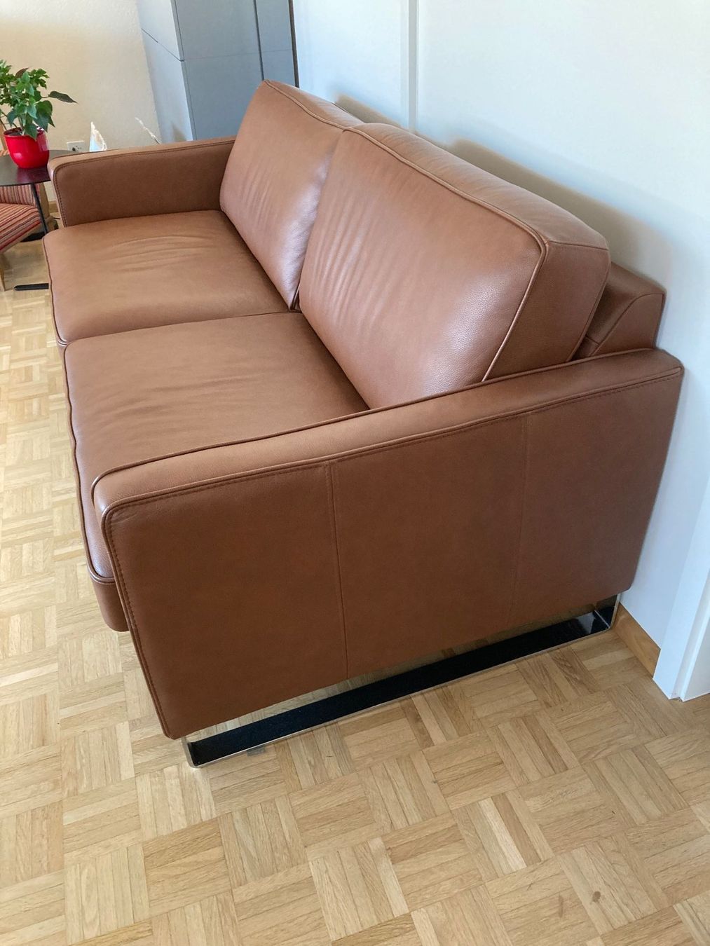 Micasa Sofas: bequemes 4-er Sofa in Leder (Farbe Cognac) – Gebraucht aus Basel von pvo_xx67 1