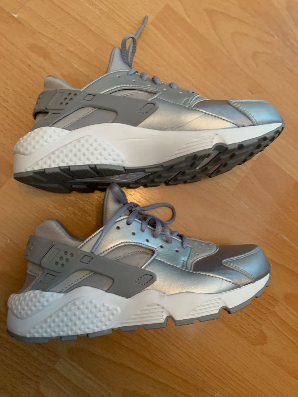 Nike Scarpe da donna: Nike Air Huarache metallic p. 39 – Usato da MEYRIN venduto da Gwendo10 3