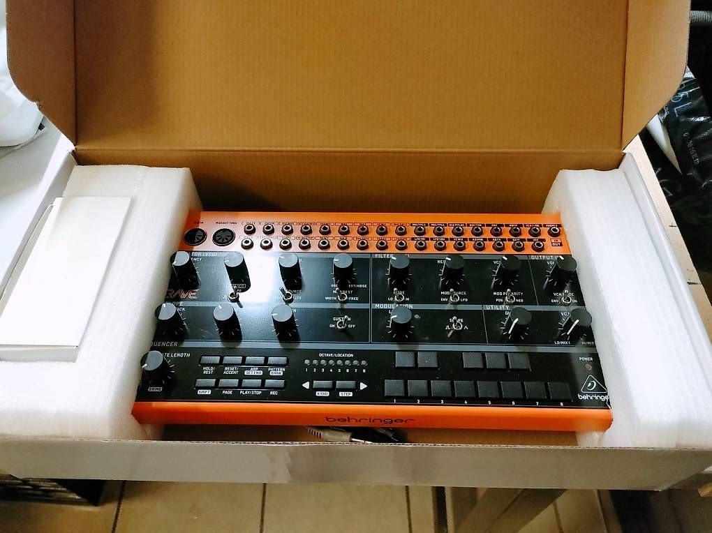 Strumenti musicali: Analoger Desktop Synthesizer Behringer Crave, neuwertig – Usato da Rheineck venduto da han_c85z 3