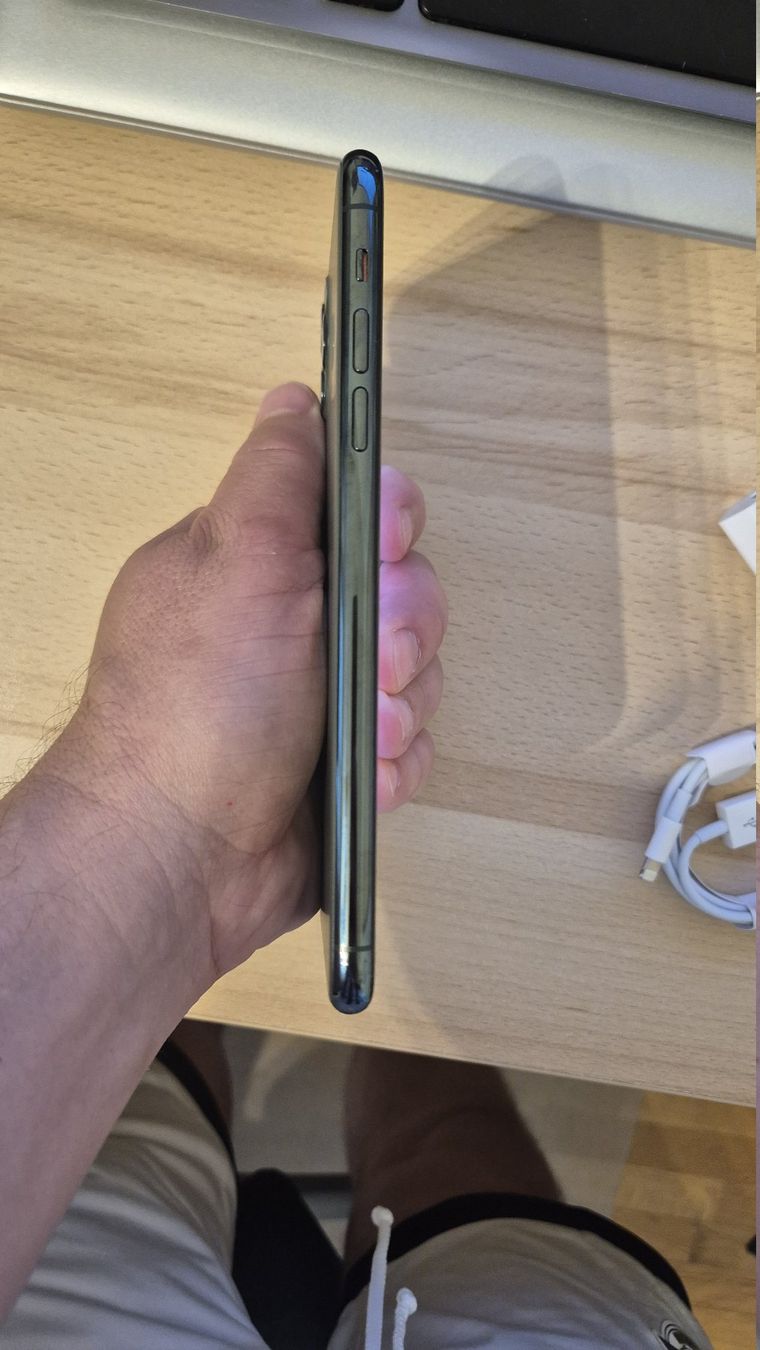 Apple Handys / Smartphones: iPhone 11 Pro Max 64GB Midnight Green 3013 – Gebraucht aus Münchenbuchsee von MV_Solutions 3