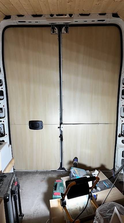 Veicoli da campeggio: Fiat Ducato 150 2.3 JTD VAN aménagé – Usato da Attalens venduto da jea_qdb8 2