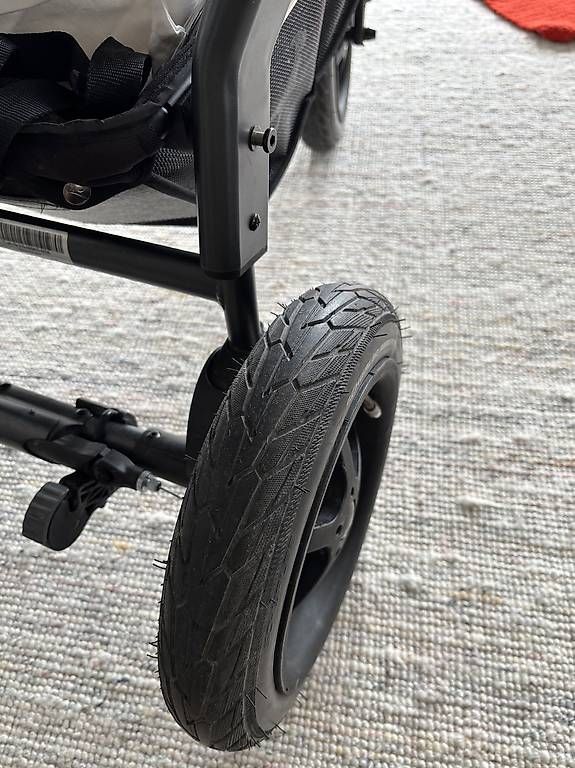 Carrozzine: tfk joggster adventure – Usato da Wilen (Sarnen) venduto da ninafabia 2