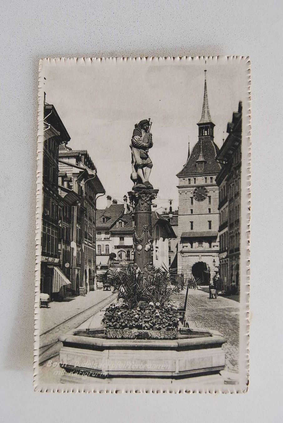 Cartoline postali: AK Bern, Dudelsackpfeiferbrunnen – Usato da Rüfenacht BE venduto da Toro06