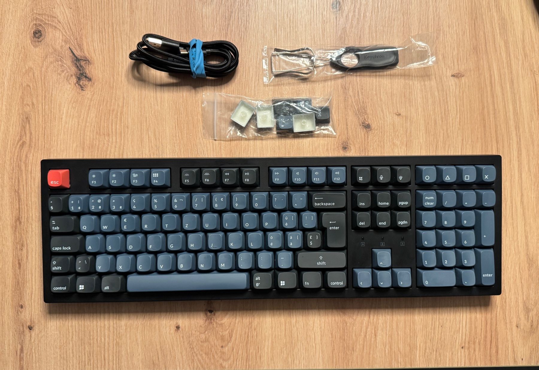 Keychron Tastaturen: Keychron K10 Pro Wireless Mechanical Keyboard Red Switch – Gebraucht aus Biberist von etesummer