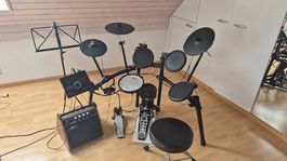 Schlagzeug Roland TD-17 inkl. Verstärker, Hocker, Headset