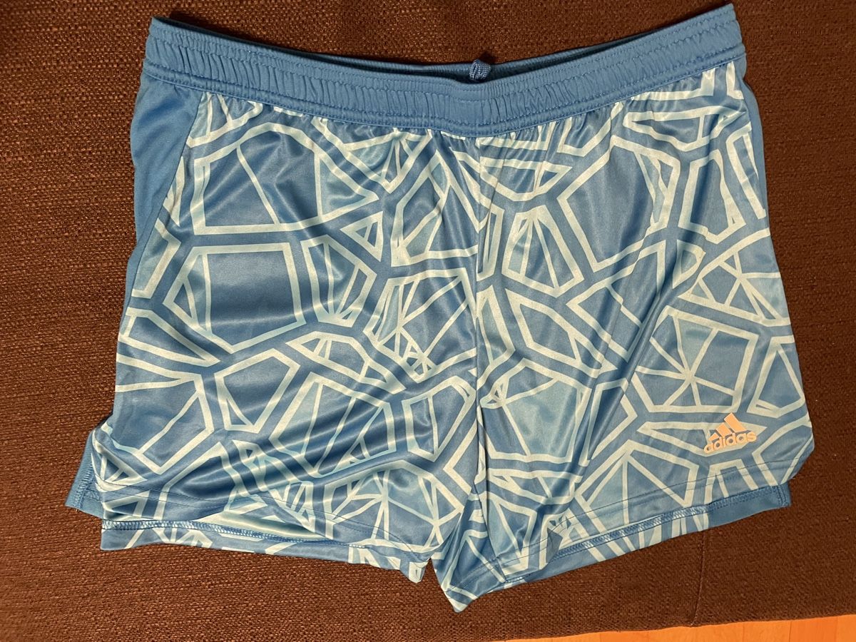 Adidas Lotti di vestiti: Adidas Shorts New – Nuovo (secondo la descrizione) da Meilen venduto da val_tsv8 3